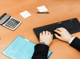 How to Calculate Total Revenue